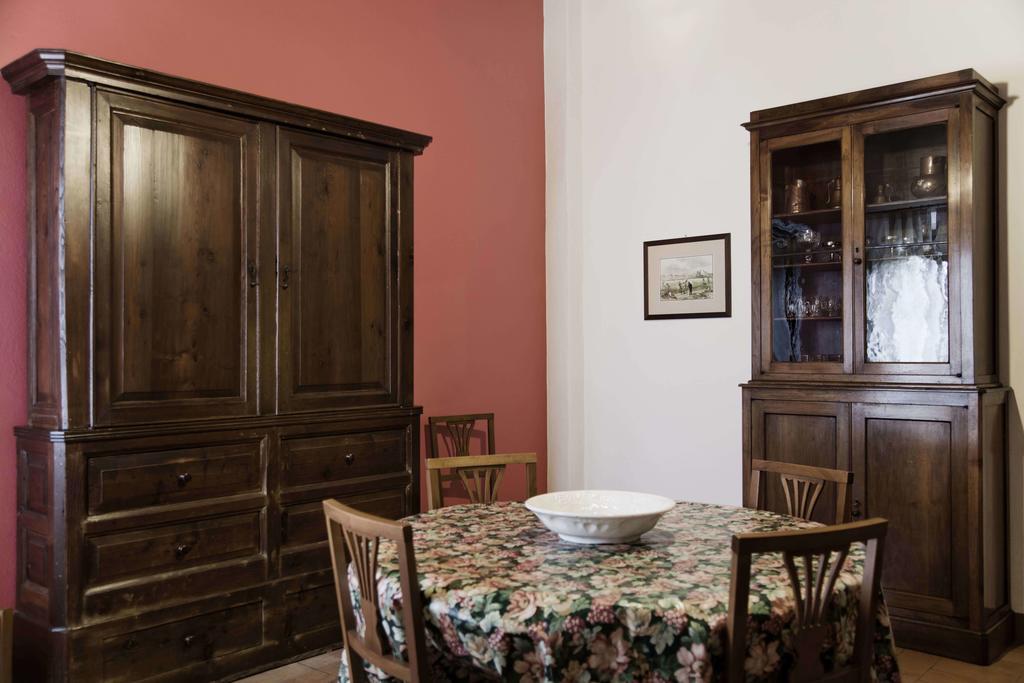Tenuta Di Colle Alberti Agriturismo Villa Черето Гуиди Стая снимка