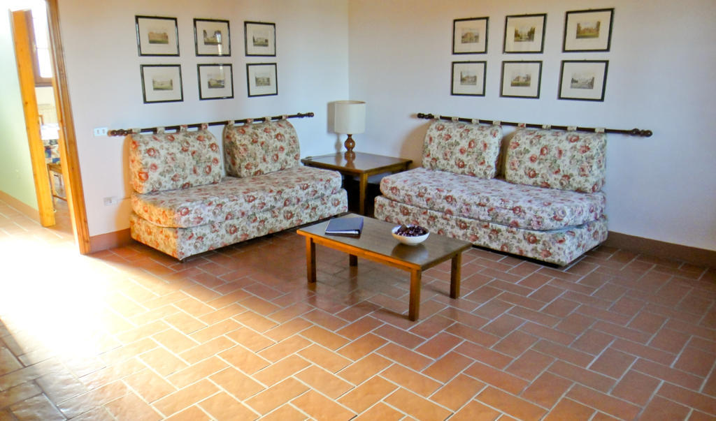 Tenuta Di Colle Alberti Agriturismo Villa Черето Гуиди Стая снимка